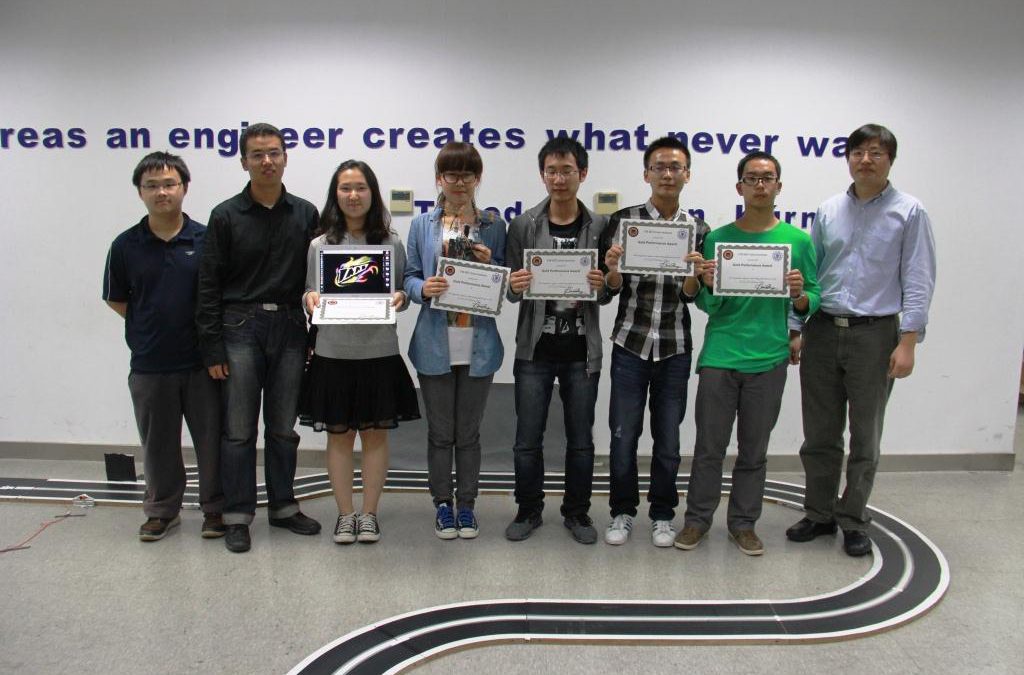 密西根学院2012年秋季智能车竞赛圆满结束