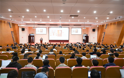 奚立峰常务副校长为浦江国际学院本科生作形势政策报告