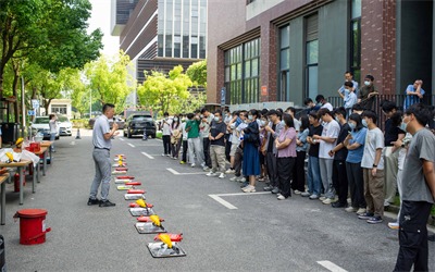 浦江国际学院举办体验式应急演练活动 正式启动安全生产月