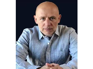 Modelling of multi-phase flows using machine learning models for real-fluid thermodynamic closure of low-carbon fuels and viscoelastic heat-transfer enhancement fluids